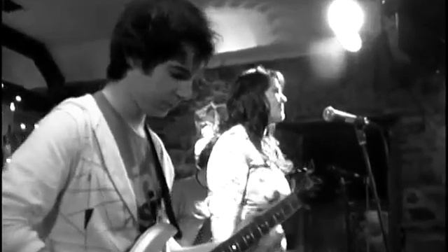 'Blood Apple' written and performed by The Dominican Affair on The Alison Curtis Show Today FM смотреть онлайн
