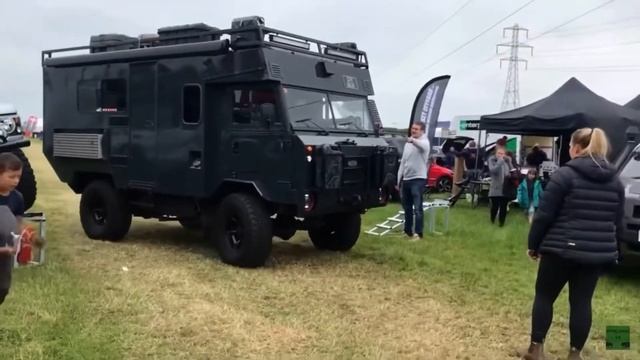 Land Rover Forward Control V8 Overlander смотреть онлайн