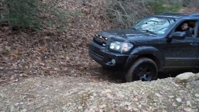2024 Jeep Rubicon X Drives Into A CREEK смотреть онлайн