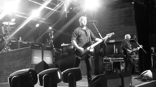 Bear Cage-The Stranglers@Engine Shed ,Lincoln 7th March 2017 смотреть онлайн