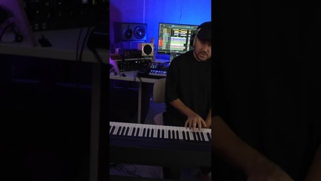 Ты одна была своя Элвин Грей | SHAUMAROV | Своя смотреть онлайн