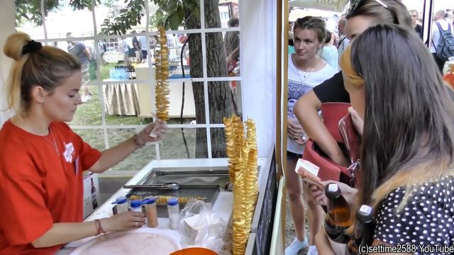 Caramel Candy Apple and Fried Twisted Potatoes. Minsk Street Food, Belarus смотреть онлайн