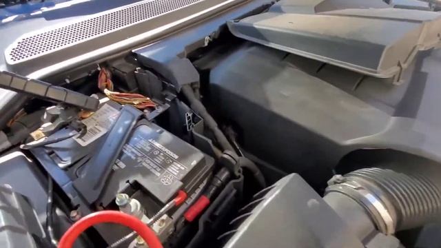 HOW TO JUMP START A LAND ROVER LR4 смотреть онлайн