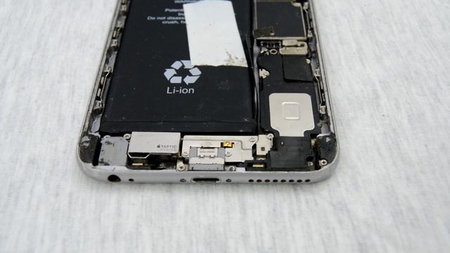 طريقة تغيير بطارية ايفون 6 و 6 اس بجميع موديلاته смотреть онлайн