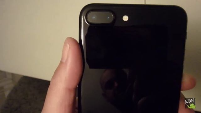 Jet Black vs Matte Black - Which iPhone 7 Should You Get? смотреть онлайн