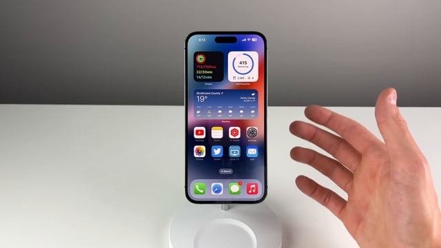 iOS 16 is really buggy... смотреть онлайн