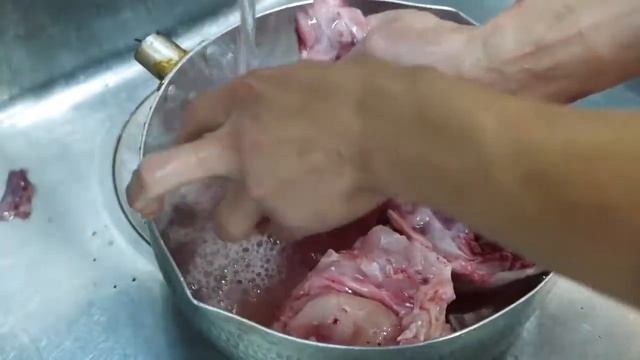 Японская уличная еда - дикобраз рыба Япония смотреть онлайн