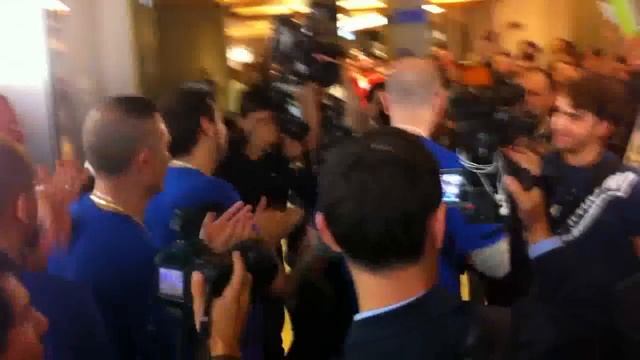iPhone 5 Porta di Roma: Apertura dell'Apple Store смотреть онлайн