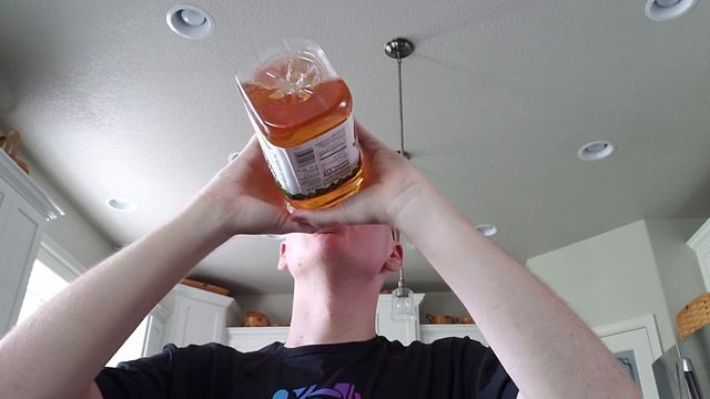 Chugging 64oz of Apple Juice (Destroyed!) смотреть онлайн