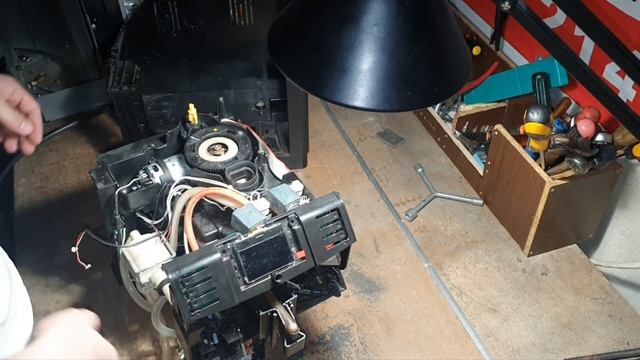 Saeco Lirika & DeLonghi magnifica.electronics repair. кофеварка от подписчика. ремонт плат. EPROM. смотреть онлайн