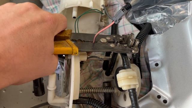 Jaguar x-type fuel pump repair - fast and cheap method - only 25$ смотреть онлайн