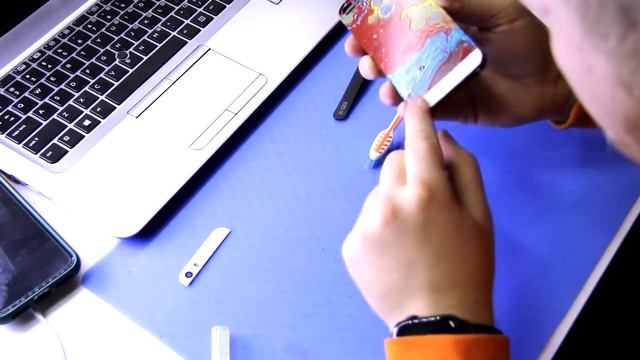 How to make CUSTOM IPHONE 5S SE WATER PAINTING Hydro Dipping смотреть онлайн