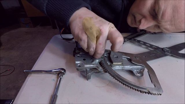 Jaguar Window Issues: Removing and Inspecting the Window Motor смотреть онлайн