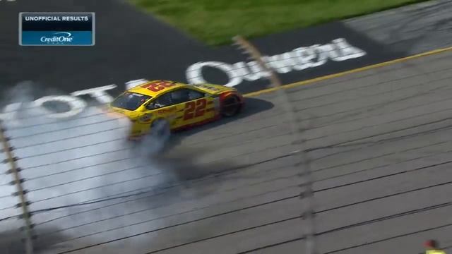 Джоуи Логано выиграл первую гонку года | РИЧМОНД, 2017 | NASCAR on FOX смотреть онлайн