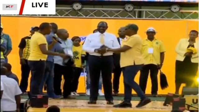 Uhuru Kigeugeu!Uhur kKgeugeu!Mp Jaguar Powerful performance at Ruto's UDA NDC! смотреть онлайн