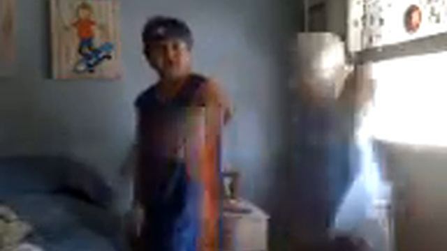 leo e o gustavo pagando de 50 cent(dupla do SCM e BADBOYS) смотреть онлайн