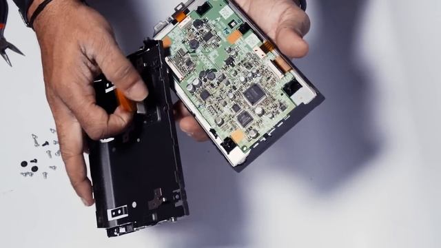 How to disassemble and repair the touchscreen in the Uconnect Mygig 430 RBZ and 430N RHB Radio смотреть онлайн