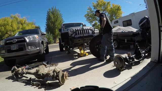 2008 Jeep JKU axle swap, Dana 44 front and rear смотреть онлайн