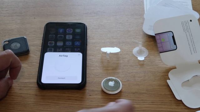 Apple AirTag Leather Key Ring Unboxing & Setup смотреть онлайн