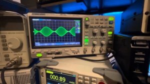 Siglent SDS 1104X-E Super Phosphor Display vs Tektronix 2235 CRT display.