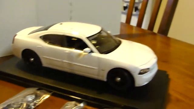 2006 Dodge Charger Daytona R/T Police Car Diecast Model Car смотреть онлайн