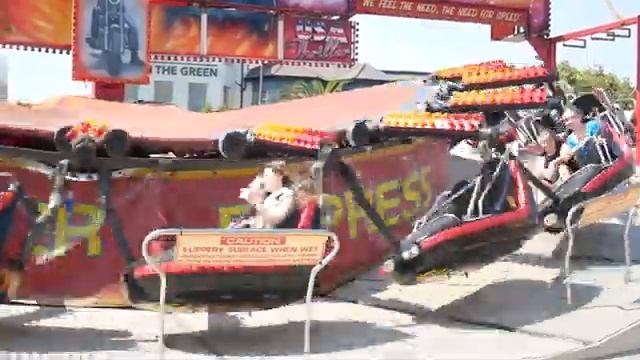 Thriller Express - Edward Evans @ Paignton Summer Fun Fair 2022 смотреть онлайн