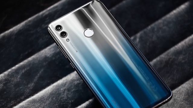 Honor 10 Lite Hands-on: The Budget Selfie King? смотреть онлайн