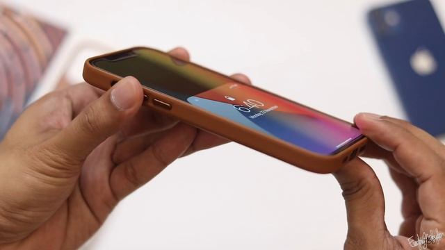 Apple Official Leather case with MagSafe for iPhone 12 series. (Malayalam Video!!) смотреть онлайн