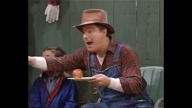 Barney’s Halloween Party apples song смотреть онлайн
