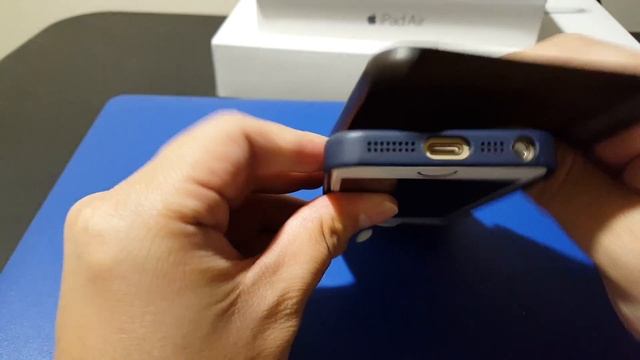 iPhone SE apple leather case quick look and comparison смотреть онлайн