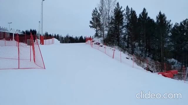 Научился делать поворот на сноуборде. ГЛК Богатырек Каменск смотреть онлайн