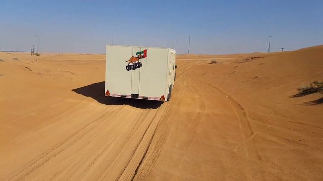 Towing Caravan In UAE Desert with Hummer H1 смотреть онлайн