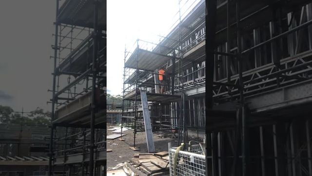 Scaffolding Loading bay build смотреть онлайн