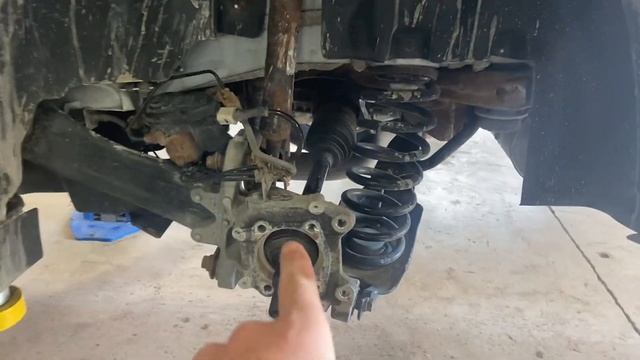 2014-2020 JEEP Cherokee Rear Wheel Bearing Replacement смотреть онлайн