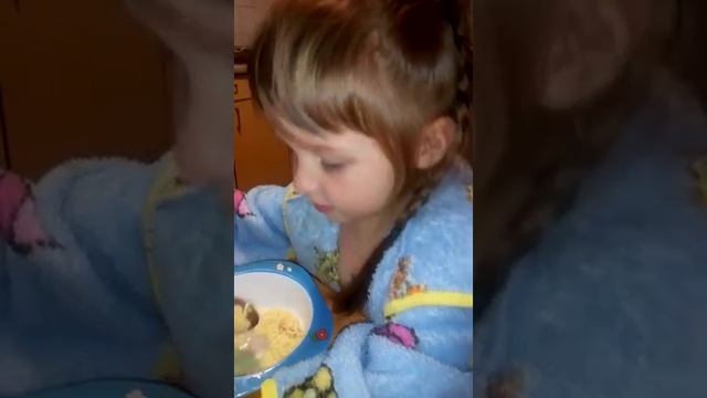 Светочку весь день не кормили в детском саду!!! смотреть онлайн