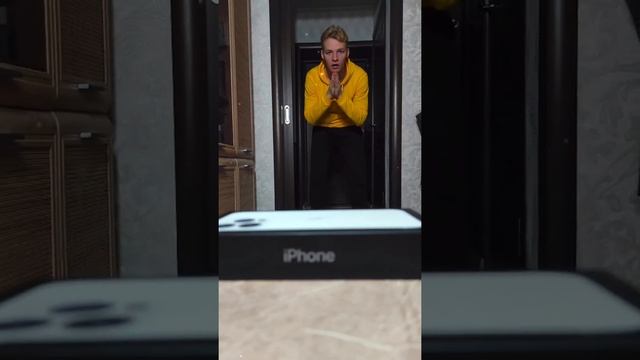 Распаковка IPhone 13 Pro смотреть онлайн
