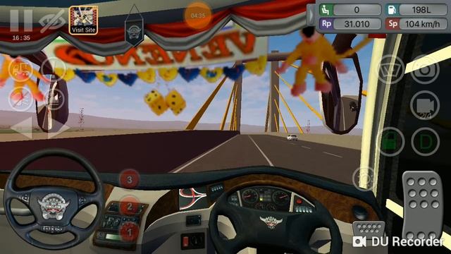 Keren ni gak mau ngalah Bus Po.Harianto VS Mobil Pikap смотреть онлайн