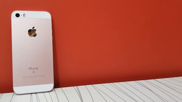 iPhone 5 SE in 2020? Still Worth It? смотреть онлайн