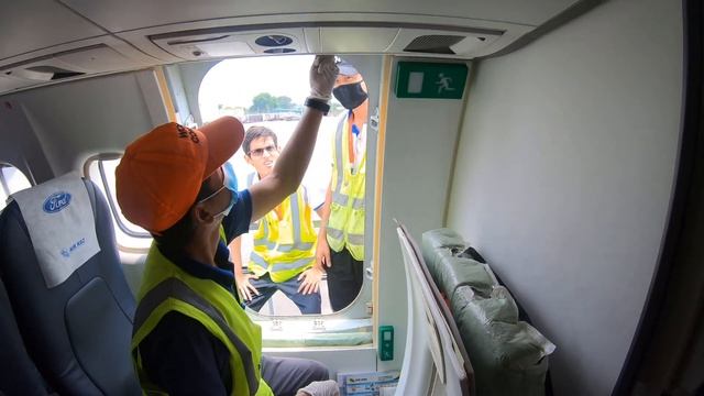 How To Open ATR72 Emergency Door
