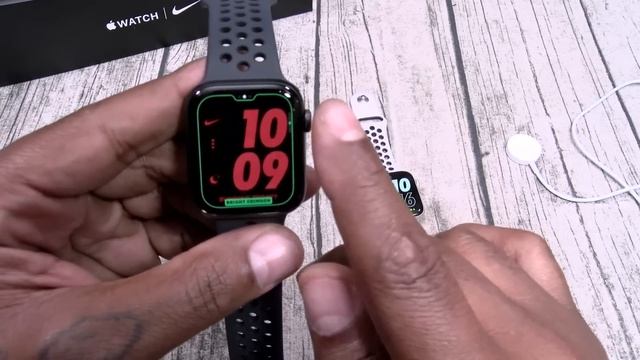 Apple Watch Series 5 Nike Edition - 