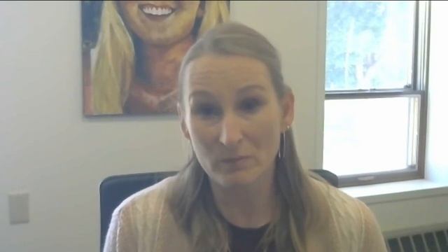 Food Shortages Forcing School Districts to Make Last Minute Menu Changes смотреть онлайн