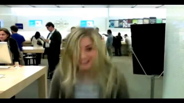 iJustine Dancing at The Apple Store! (doing her thang!) смотреть онлайн
