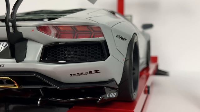 1:18 Lamborghini Reventon by Autoart VS Lamborghini Aventador LB Works by GT Spirit смотреть онлайн