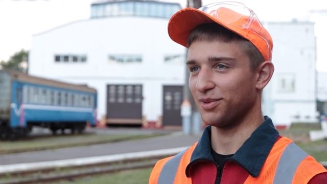 Лето с пользой. Чем занимаются студотряды в Минске? смотреть онлайн