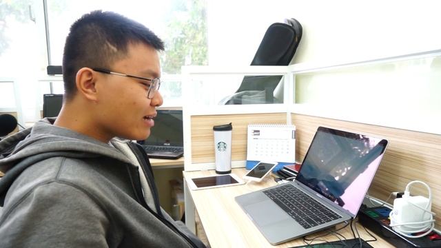 FPT Shop - Đánh giá của mọi người về iPhone X: Trận chiến nảy lửa giữa Cư dân mạng và iFan смотреть онлайн