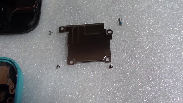 iPhone 5C: Screw Size and Position for Screen Connector to the Logic Board смотреть онлайн
