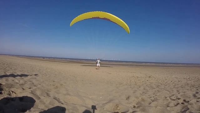 paragliding .my best beech kiting day ever , soo much fun смотреть онлайн