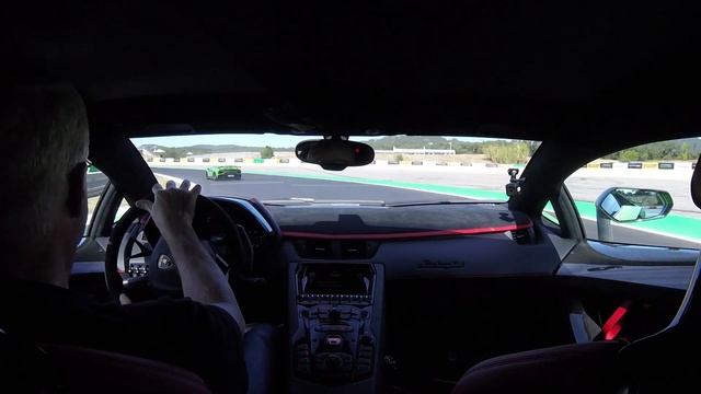 Lamborghini Aventador SVR at Estoril смотреть онлайн