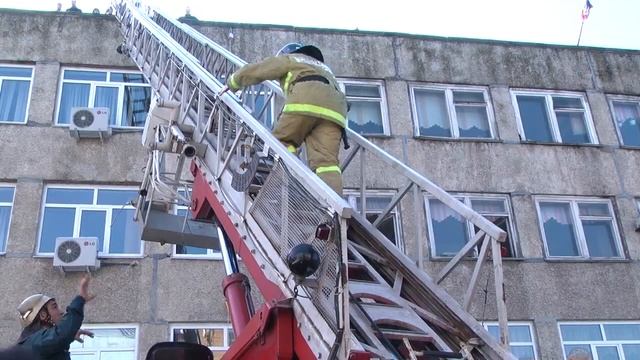 VL.ru - Учения МЧС 2012 ДВГГТК.avi смотреть онлайн