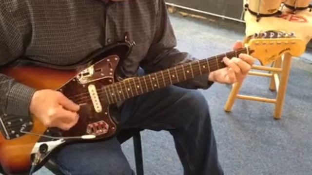 Squier Vintage Modified Jaguar Walk Don't Run смотреть онлайн